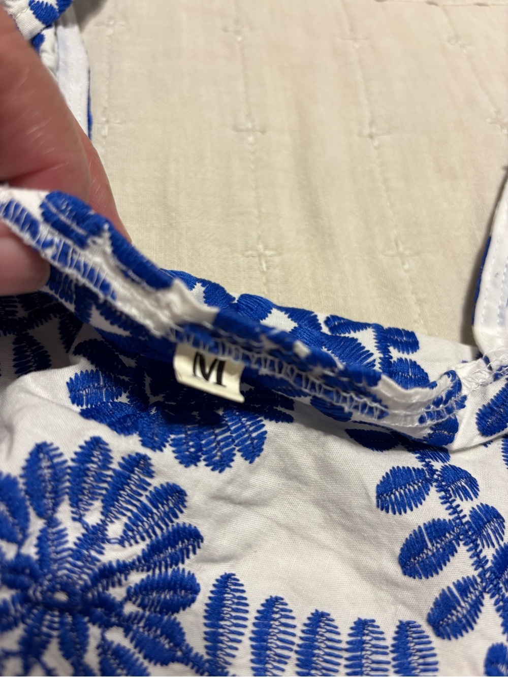 Blue & White Embroidered V-Neck Crop Top Size/M - Picture 9 of 9